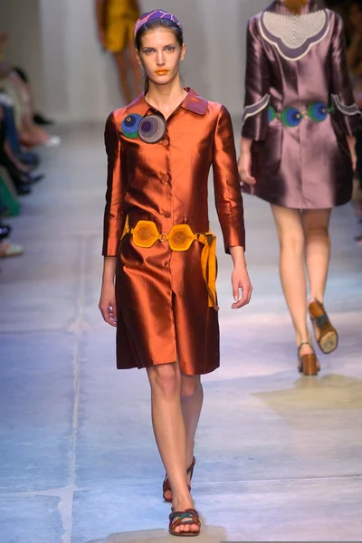 Look 38